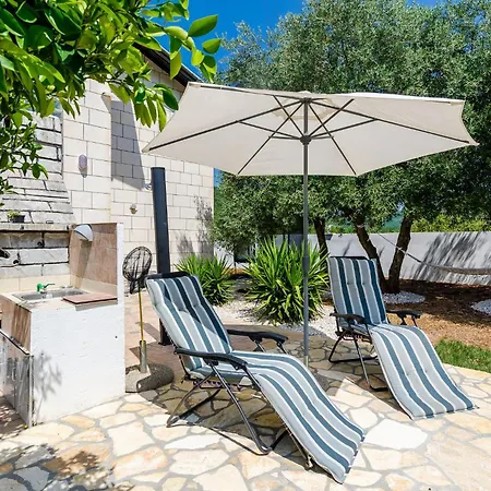 In With House A Panoramic View Holiday home *